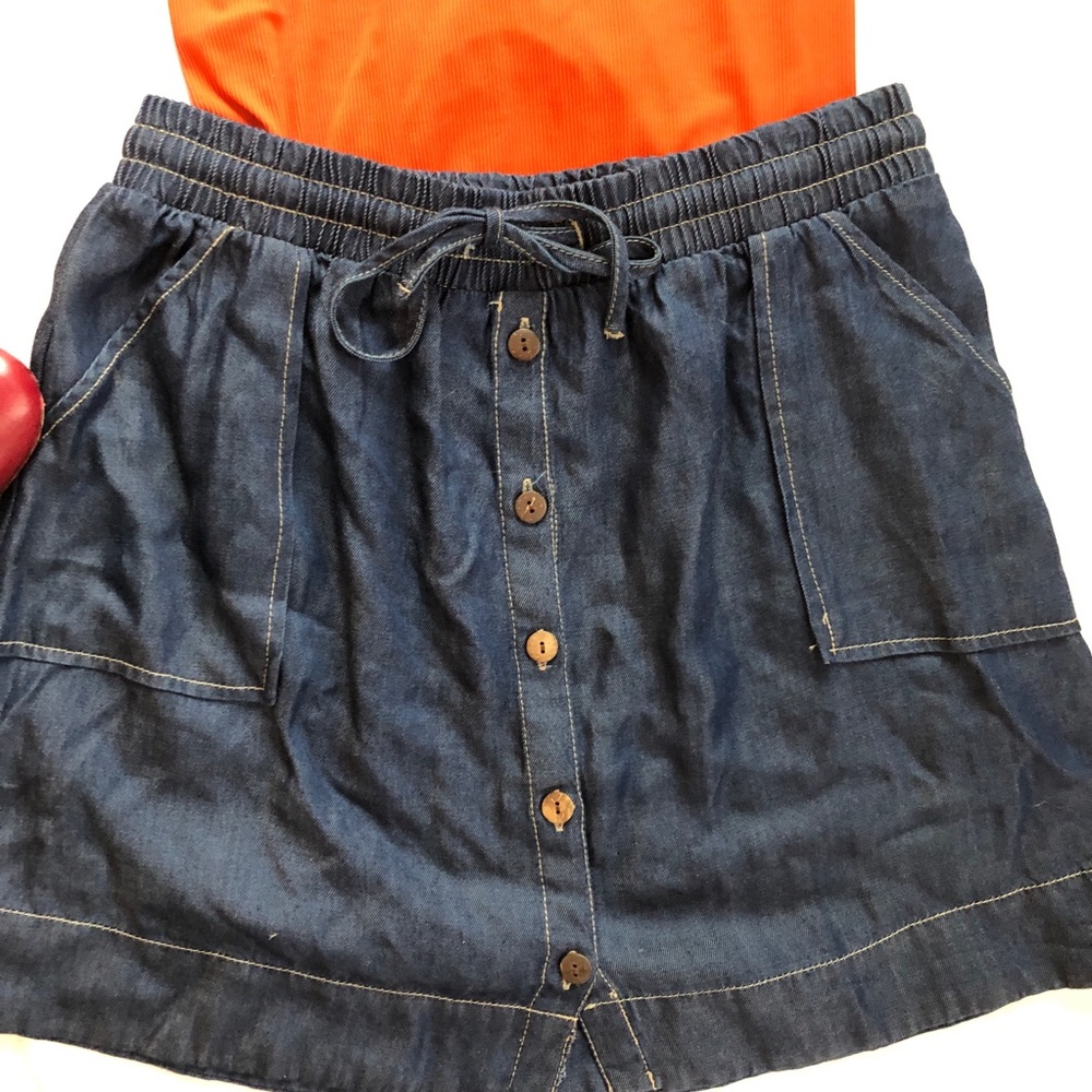 Universal Thread Skirt